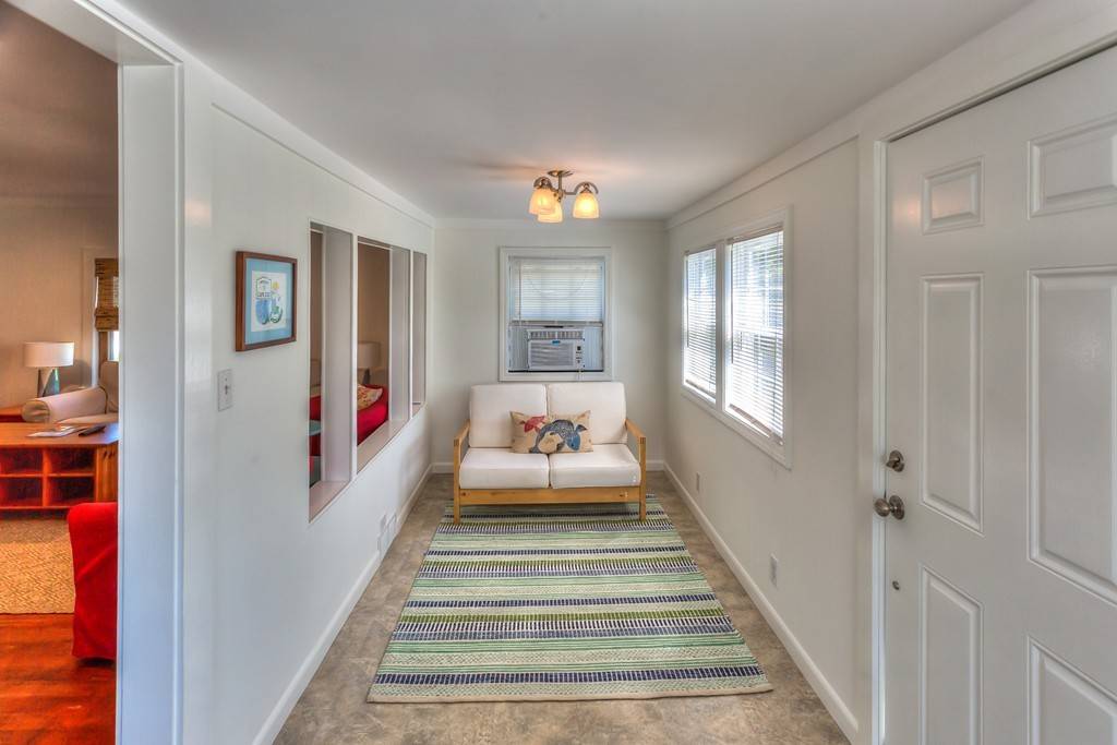 Bourne, MA 02532,3 Bay Dr