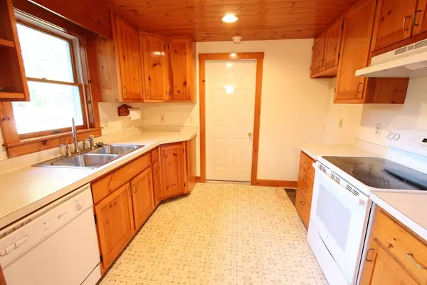 Falmouth, MA 02556,15 Wickertree Rd