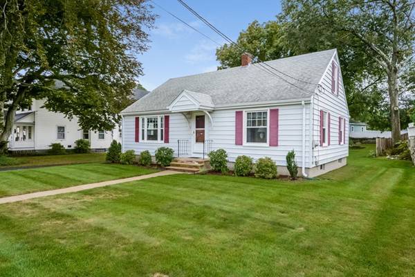 6 Pleasant St, Northbridge, MA 01588