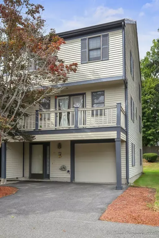 22 Collins St #13, Danvers, MA 01923