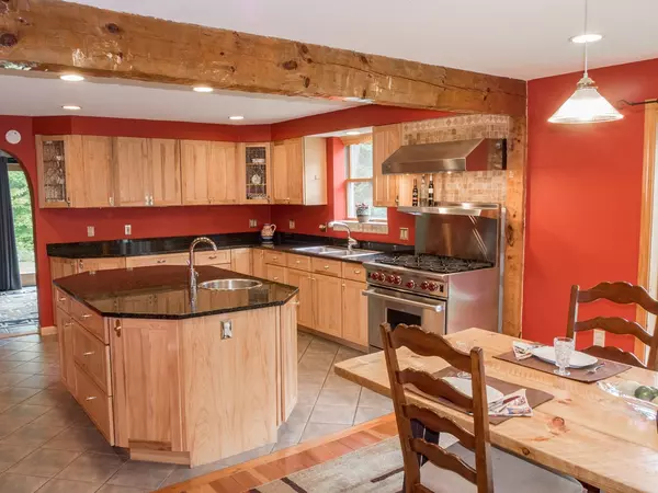 Granville, MA 01034,173 Hartland Hollow Rd