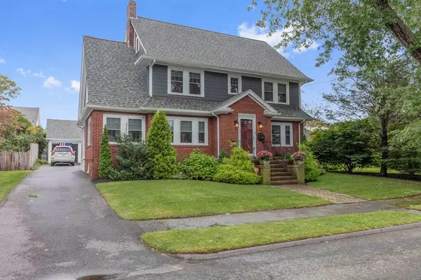 24 Glendale Road, Marblehead, MA 01945