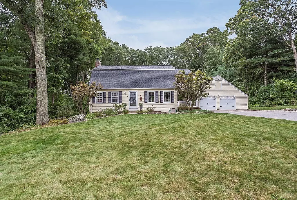 Chelmsford, MA 01824,3 Bridle Rd