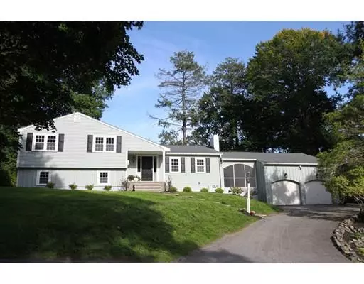 11 Greenleaf Dr, Danvers, MA 01923