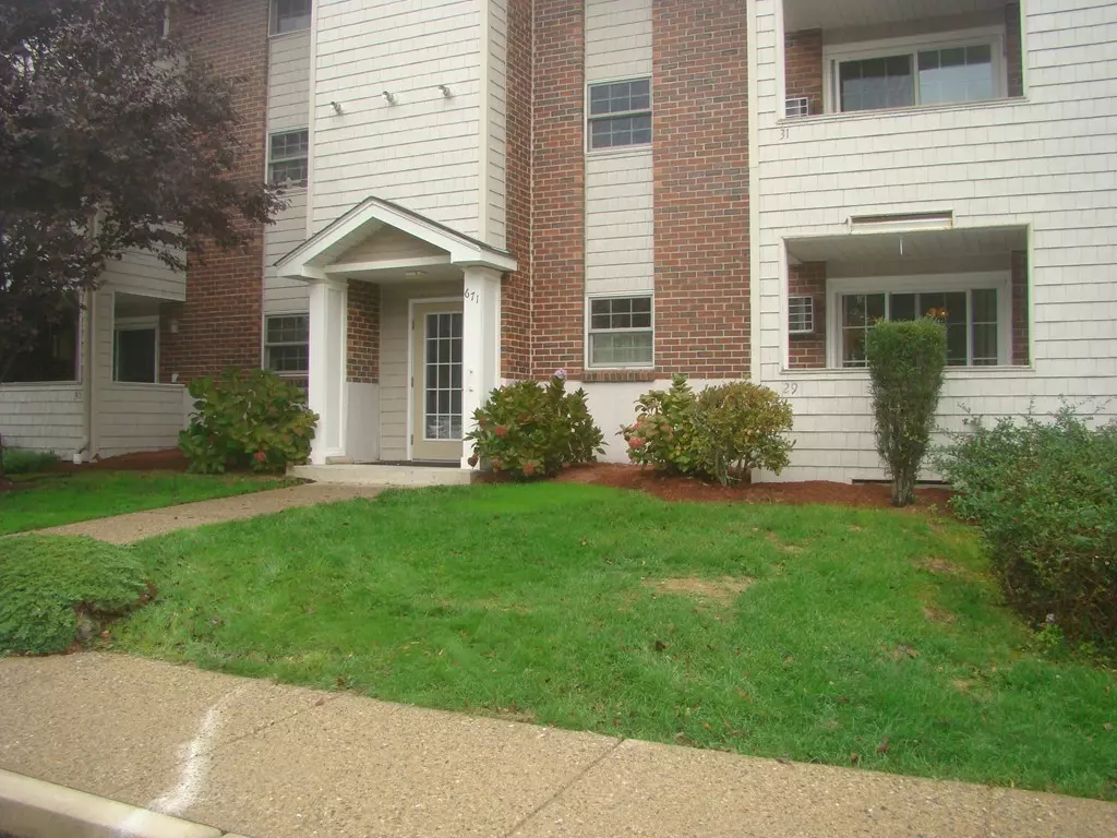 Bristol, RI 02809,671 Metacom Ave #29