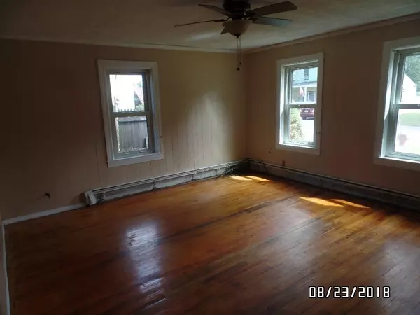 Oxford, MA 01540,14 Park St