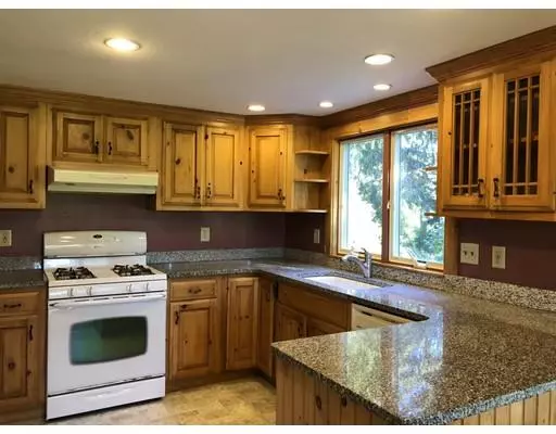 Rochester, MA 02770,570 New Bedford Road