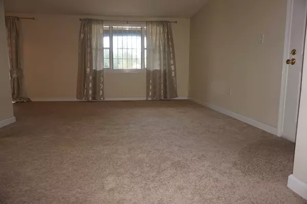 Chelmsford, MA 01824,29 Kennedy Drive #29