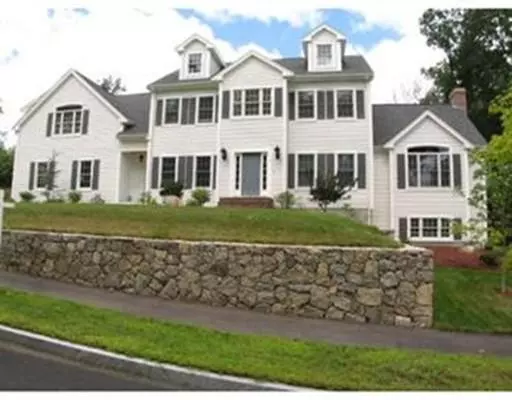 9 Puritan Pl, Norwood, MA 02062