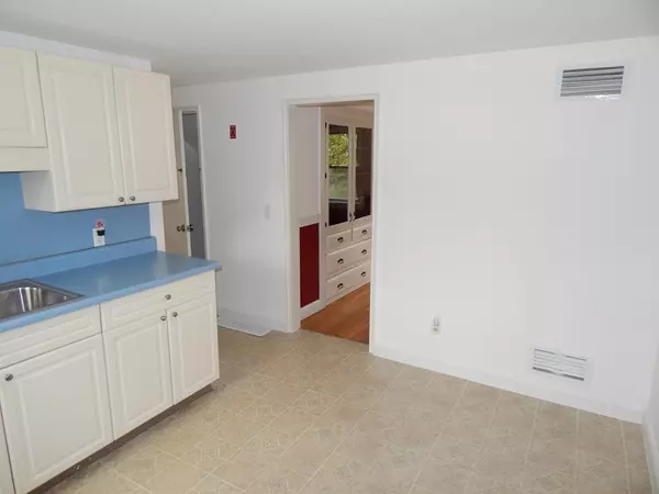 Randolph, MA 02368,10 Beverly Cir