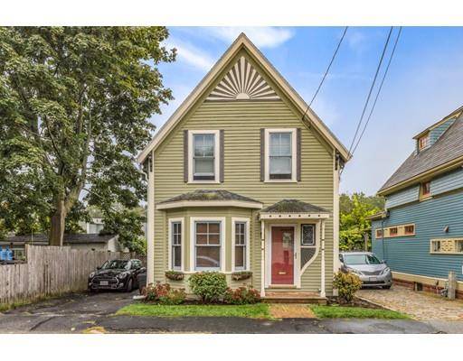 18 Border St, Winchester, MA 01890