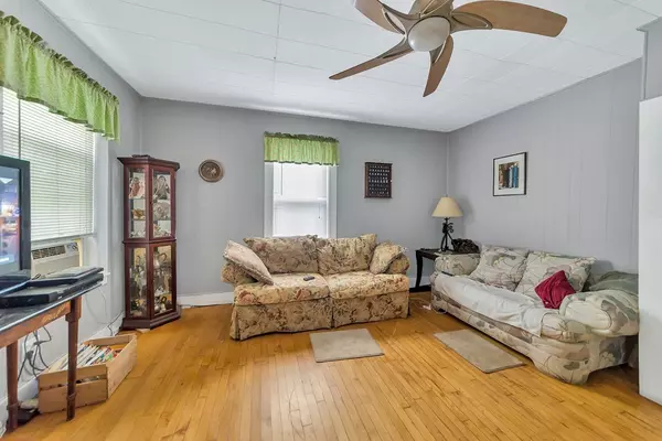 Palmer, MA 01069,4041-4043 Church St