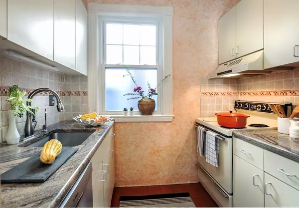 Cambridge, MA 02139,144 Pearl Street #3