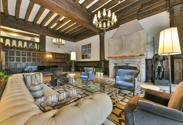 20 Chapel St #B306, Brookline, MA 02446