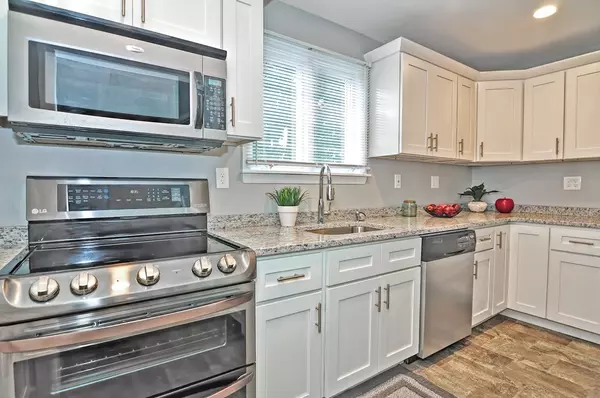 Acushnet, MA 02743,48 Slocum St