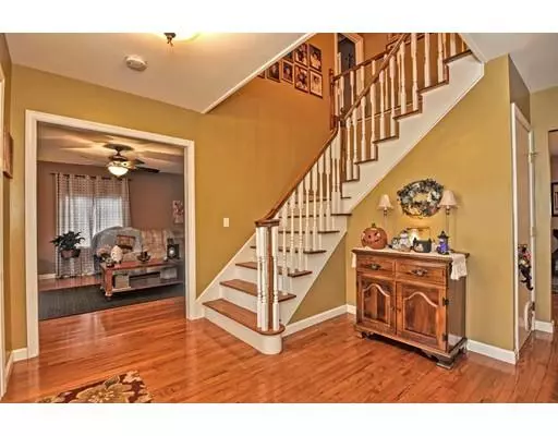 Acushnet, MA 02743,5 Kimberly Way