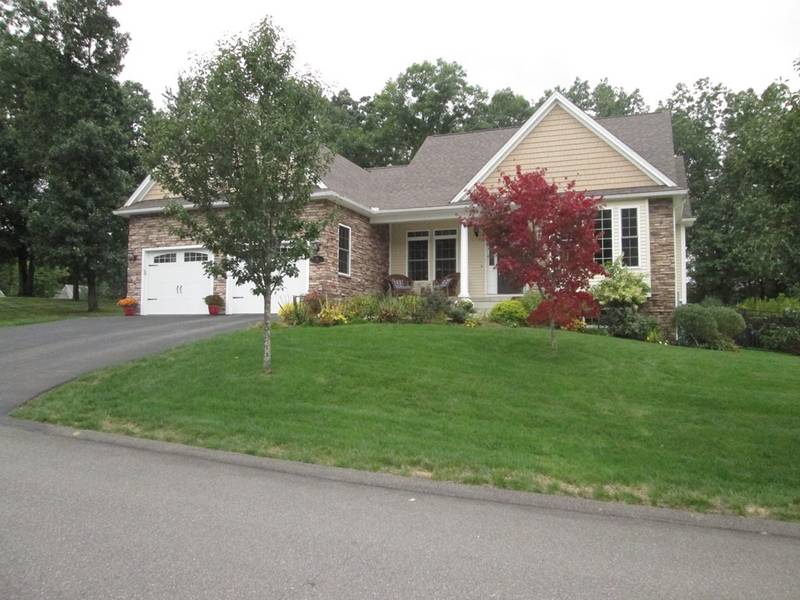 35 E Red Bridge Ln, South Hadley, MA 01075