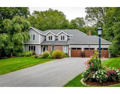 40 Bald Hill Rd, Holliston, MA 01746