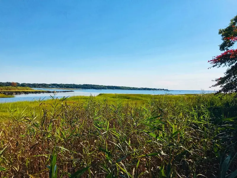 156 Aucoot Rd, Mattapoisett, MA 02739