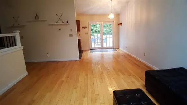 Sandown, NH 03873,28 Highland Ave