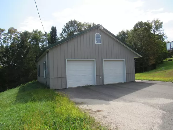 Southampton, MA 01073,15 Center St