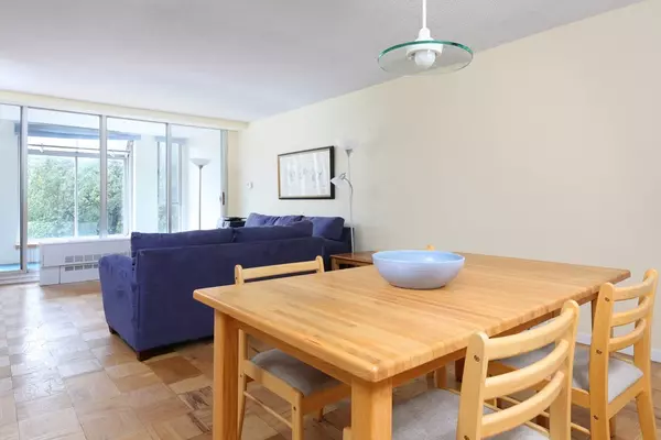 Brookline, MA 02445,77 Pond Avenue #404