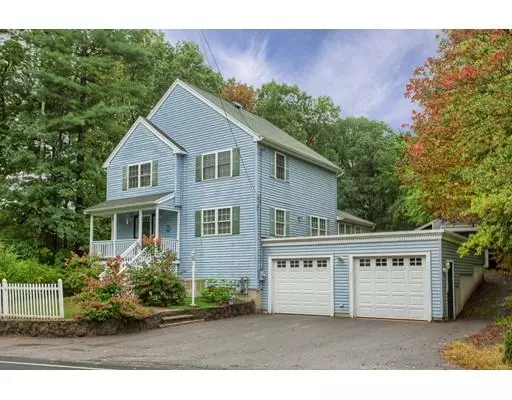 107 Lakeview Ave, Tyngsborough, MA 01879