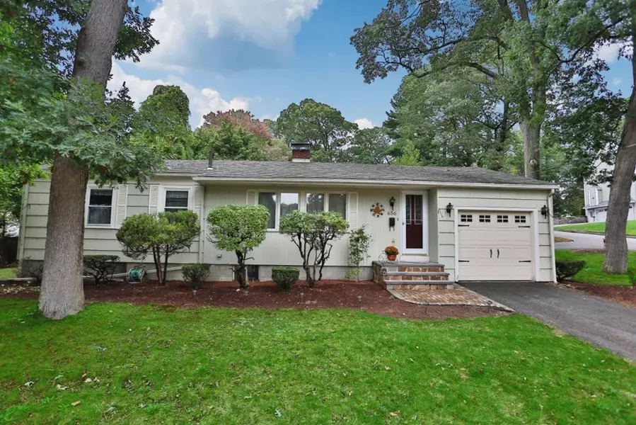 656 Summer Street, Lynnfield, MA 01940