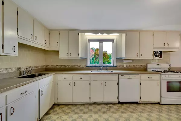 Wayland, MA 01778,138 Pelham Island Rd