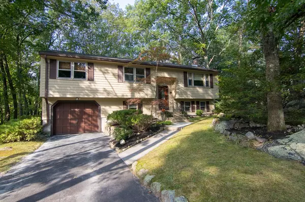 8 Wood Hill Rd, Milford, MA 01757