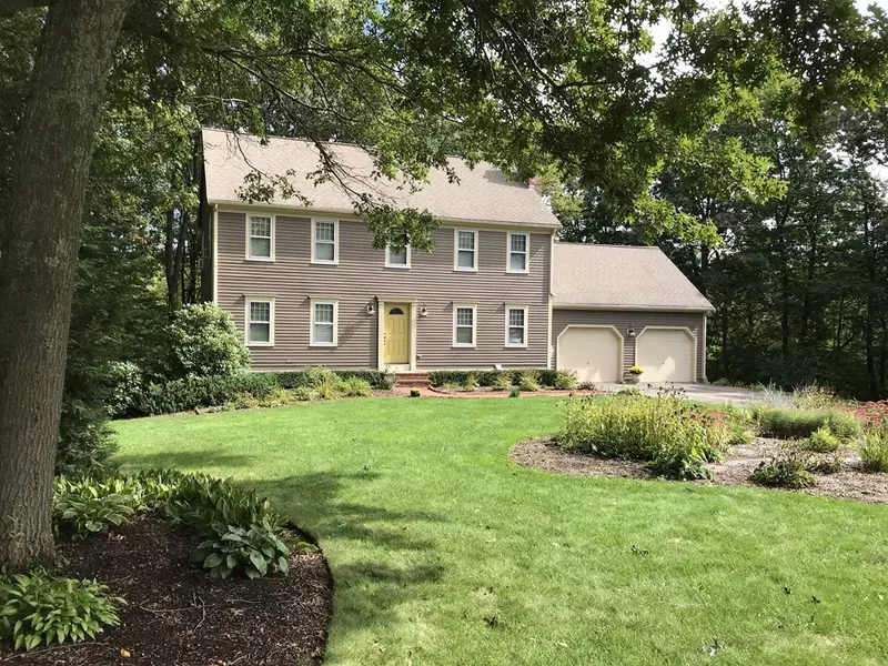 22 Village Circle, North Attleboro, MA 02760