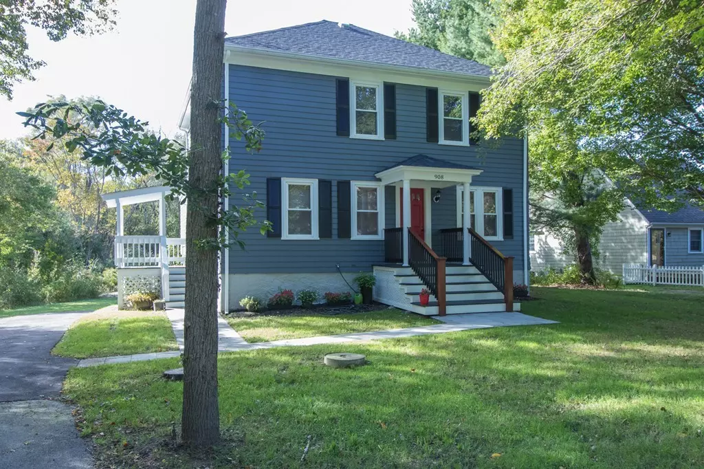 Swansea, MA 02777,908 Bark St