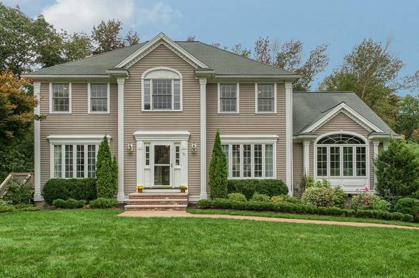 43 Oxbow Cir, North Andover, MA 01845