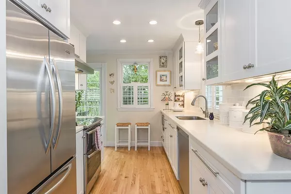 Manchester, MA 01944,49 Summer Street