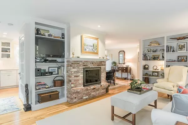 Manchester, MA 01944,49 Summer Street