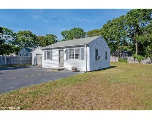 32 Beach Rd, Yarmouth, MA 02673