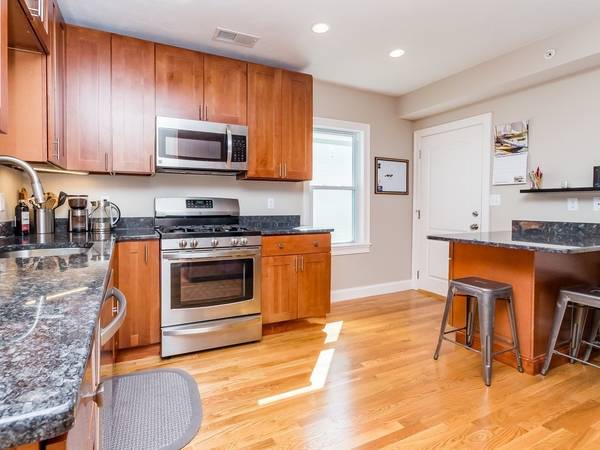 9 Silvey Place #3, Somerville, MA 02143