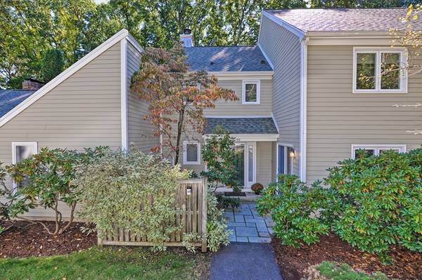 99 Fifer Ln #99, Lexington, MA 02420