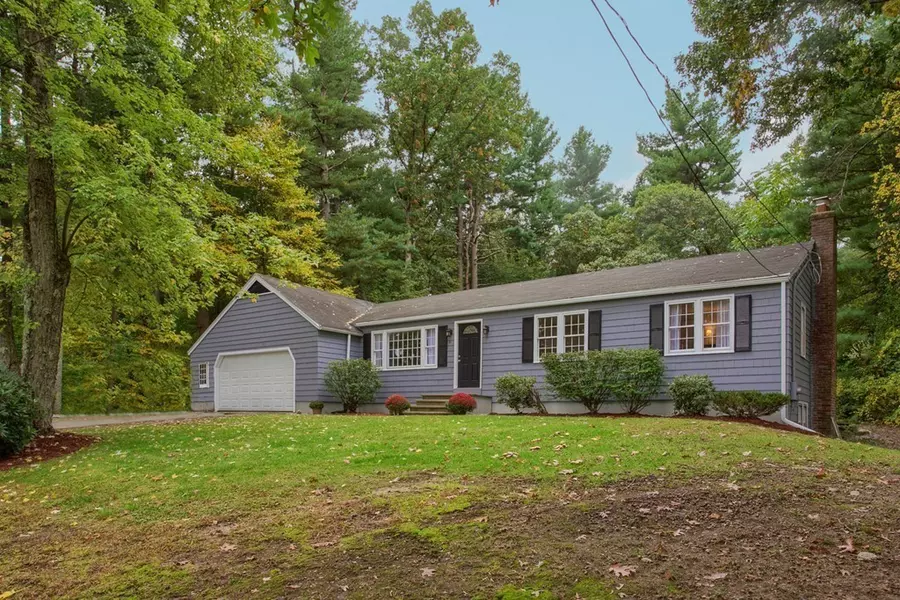 31 Horseshoe Rd, Chelmsford, MA 01824