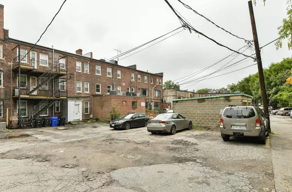 Brookline, MA 02446,1618 Beacon St