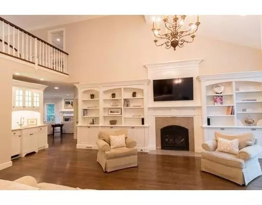 Needham, MA 02492,239 Bridle Trail Rd