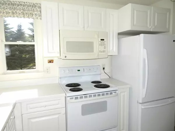 Yarmouth, MA 02675,10 Boxwood Cir #10