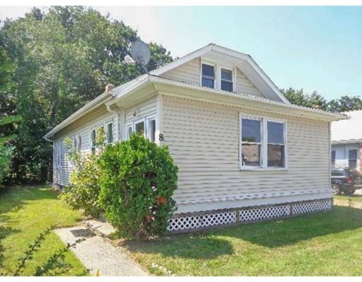 8 Delaware Ave, Warwick, RI 02888