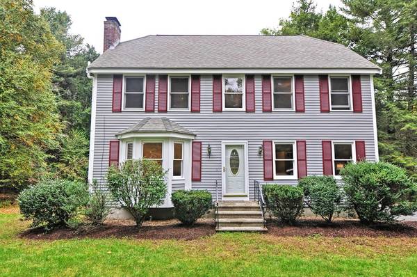 48 Deanna Dr, Uxbridge, MA 01569