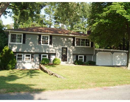 12 Hawthorne Drive, Seekonk, MA 02771