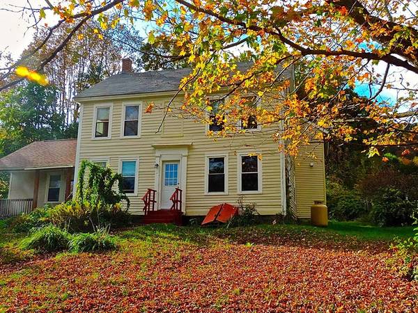 77 State Street, Buckland, MA 01338