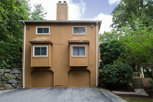 Uxbridge, MA 01569,9 Jesters Way #9