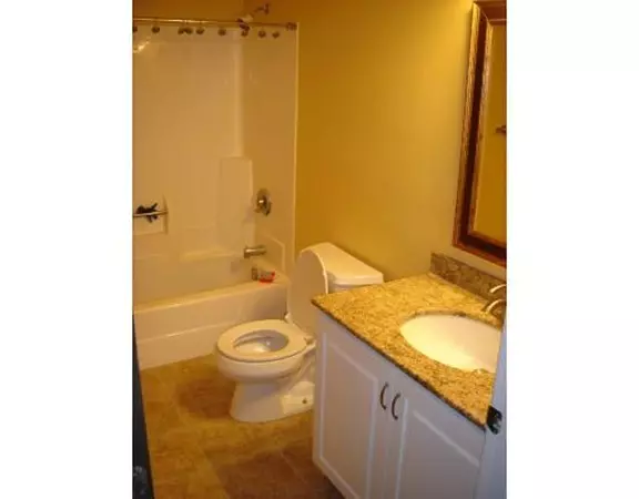 Plymouth, MA 02360,7 Marc Dr #7B11