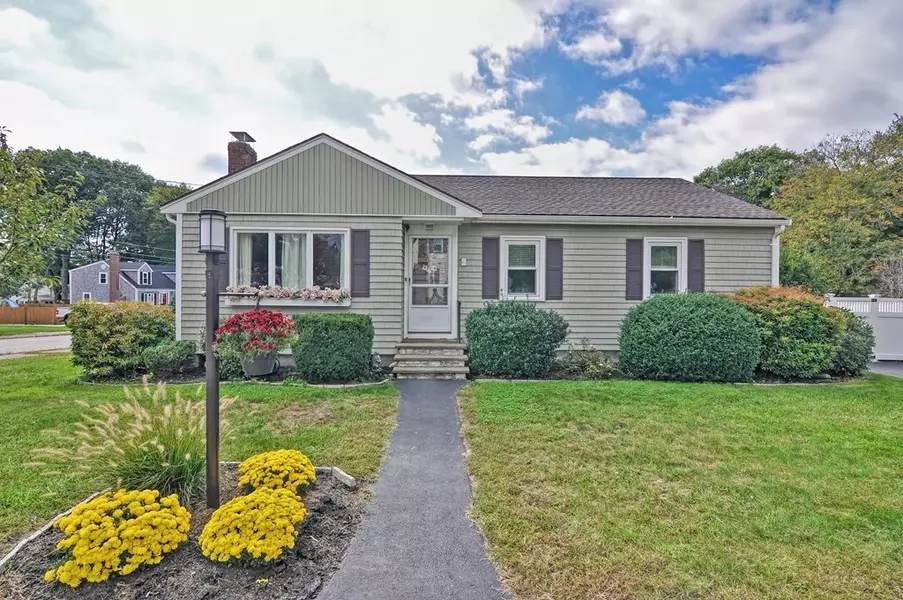 6 Rockwood Pl, Holbrook, MA 02343