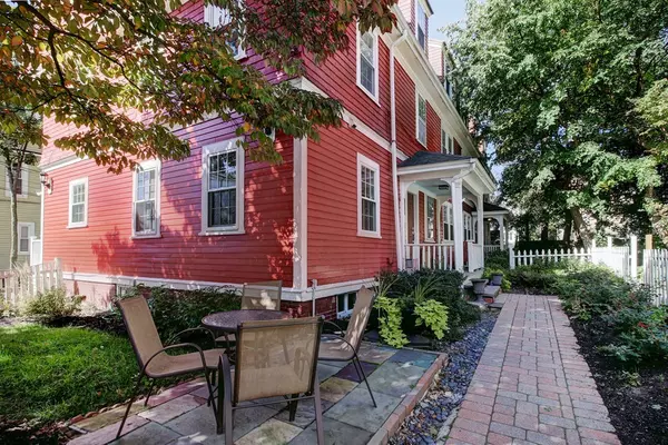 14 Roberts St #1, Brookline, MA 02445